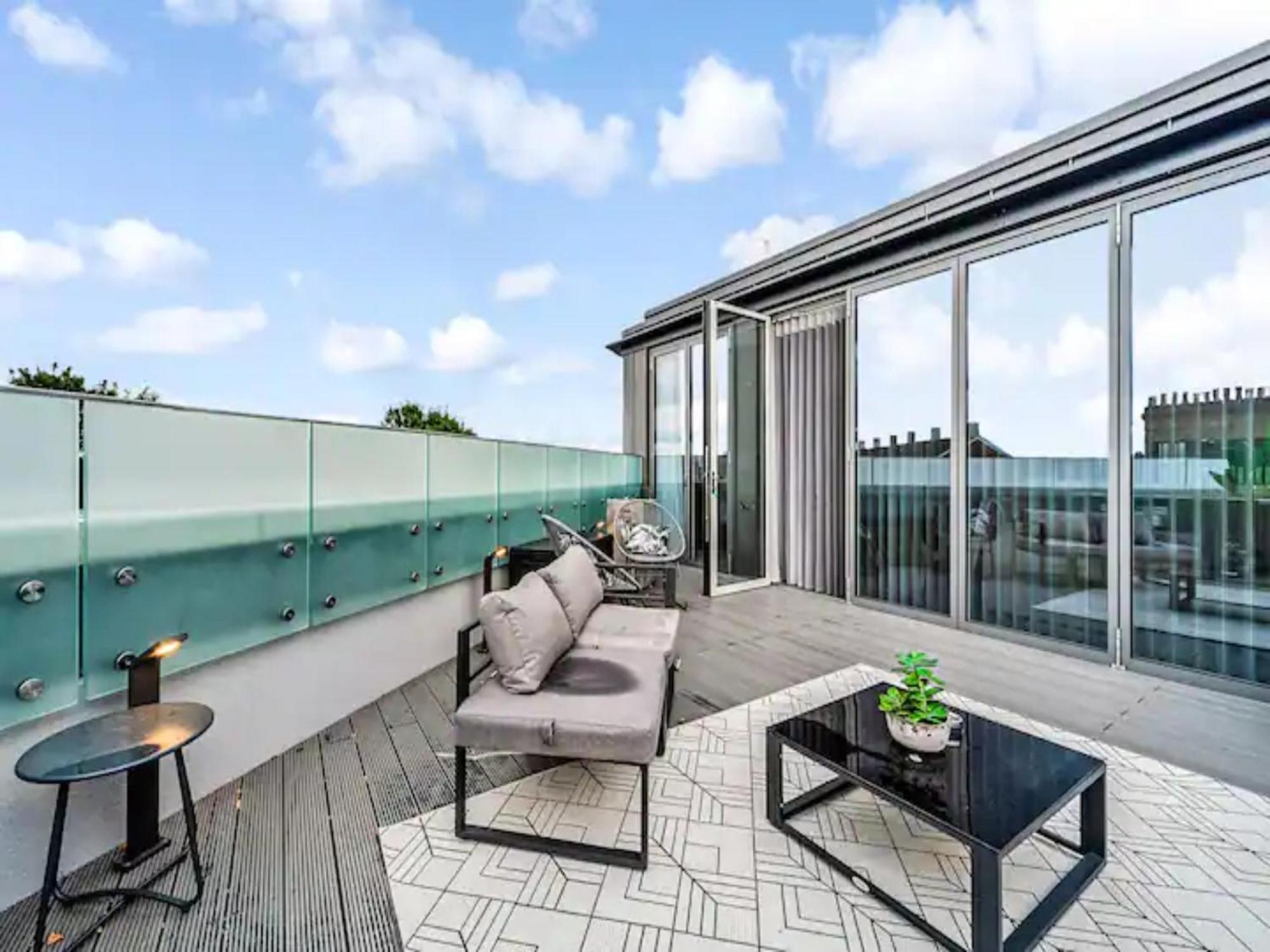 Appartement Pass The Keys Penthouse Oasis In Trendy Fulham à Londres Extérieur photo