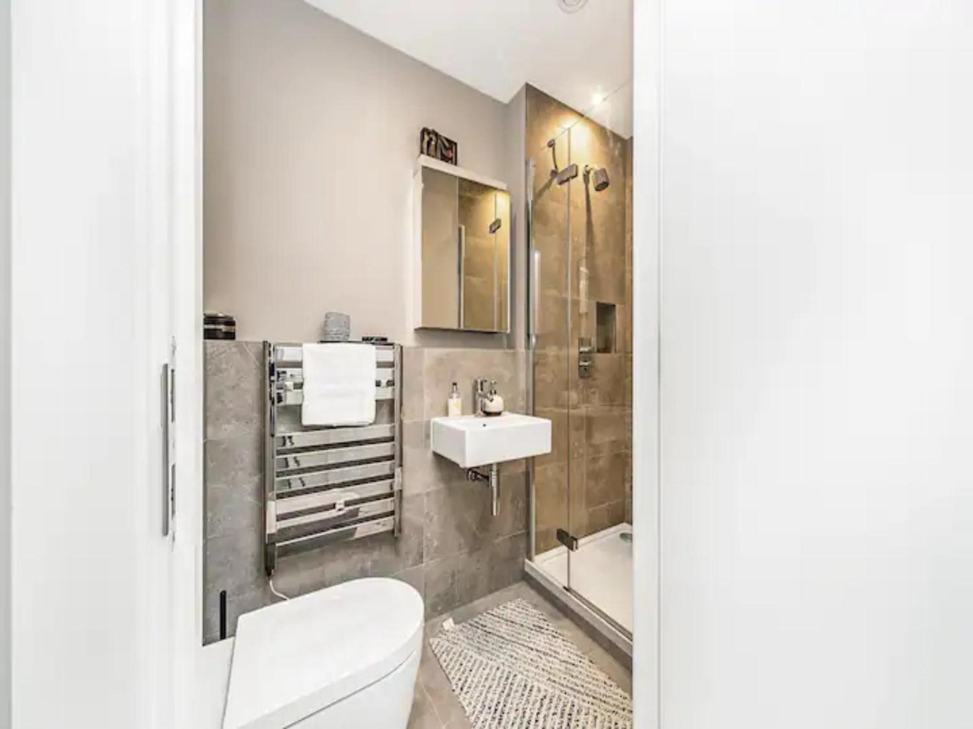 Appartement Pass The Keys Penthouse Oasis In Trendy Fulham à Londres Extérieur photo